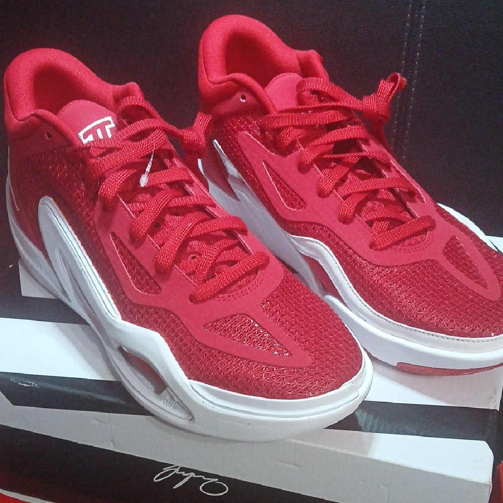 Jordan Dynamic Red and White Sneakers